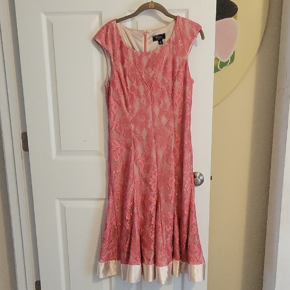 Dressbarn Pink overlay Lace Midi Dress with Cream Trim zip up back Sz12